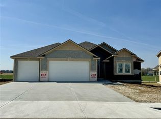 15631 Sheridan Ct, Basehor, KS 66007
