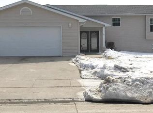 1209 29th St, Spirit Lake, IA 51360
