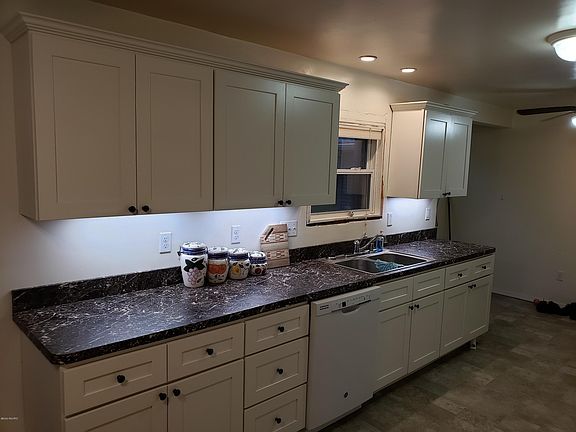 4th image of 13873 Lincoln Lake Ave NE