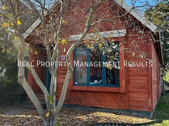 2nd image of 1208 N Main St
