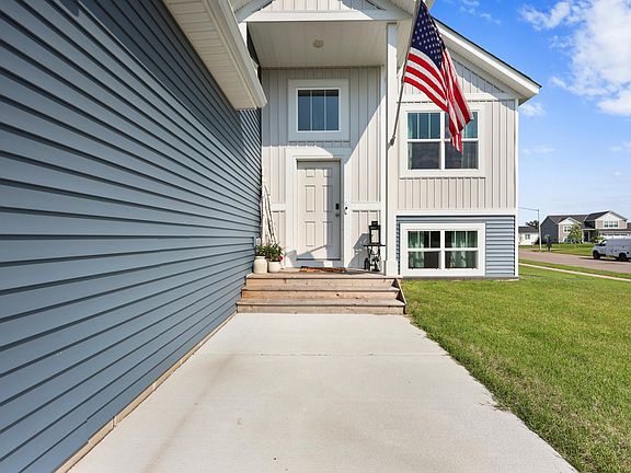 2nd image of 4706 8th Street Loop NE