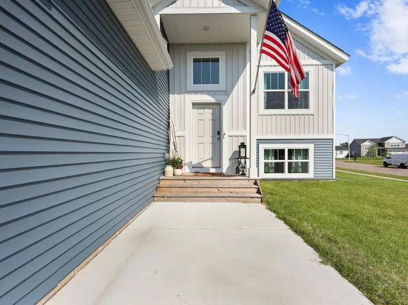 4706 8th Street Loop NE, Saint Cloud, MN 56304