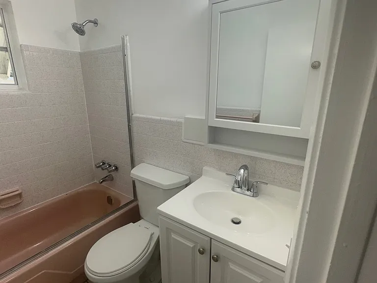 2407 McKinley St #2 — Photo 1