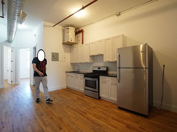 3rd image of 1093 Putnam Ave #H1