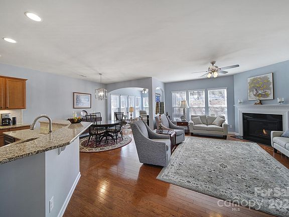 5th image of 8045 Pawleys Ct