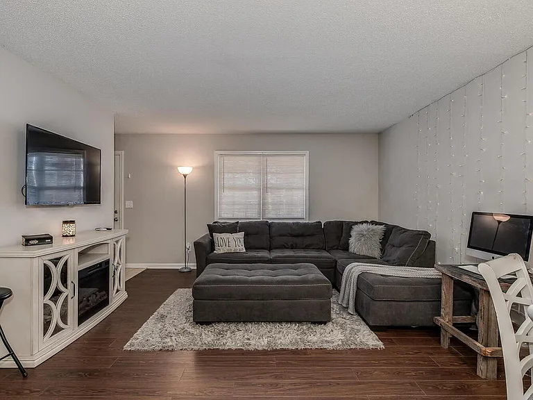 2611 Holton Ave #7 — Photo 10