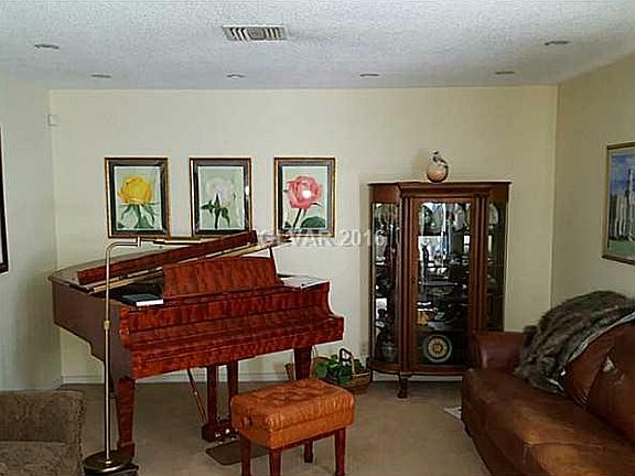 5th image of 5294 Champions Ave