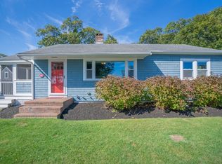 94 Manomet Ave, Plymouth, MA 02360