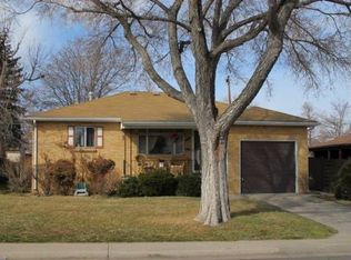 1041 Macon St, Aurora, CO 80010