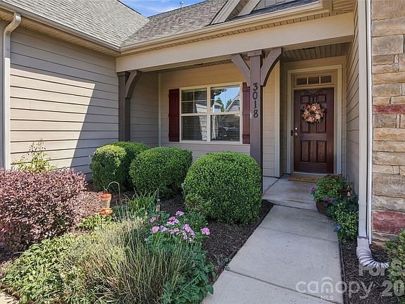 4th image of 3018 Burgess Dr