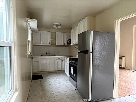 3rd image of 3107 Hollycrest Dr