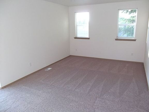 4th image of 11730 51st Ave NE #B