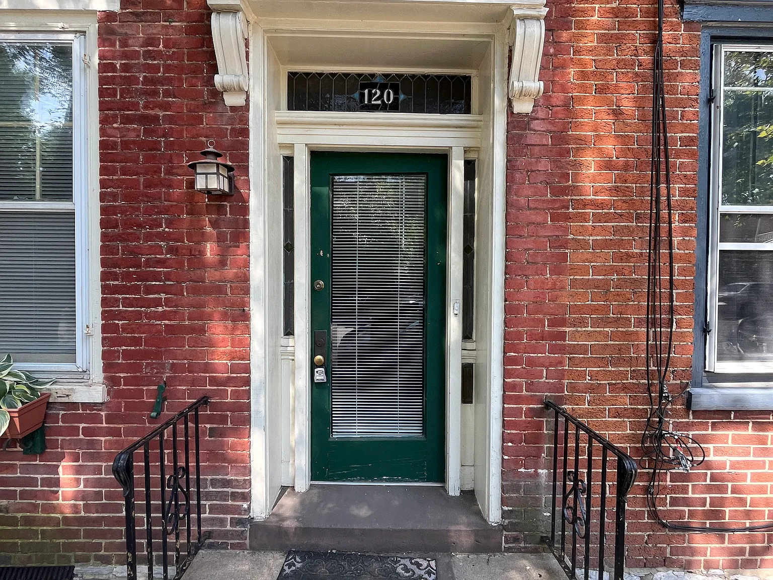 4 bed, 1.5 bath, 1894 sqft, $1,900 — Photo 3