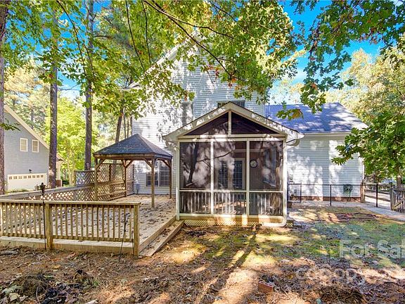 2nd image of 105 Wildiris Dr