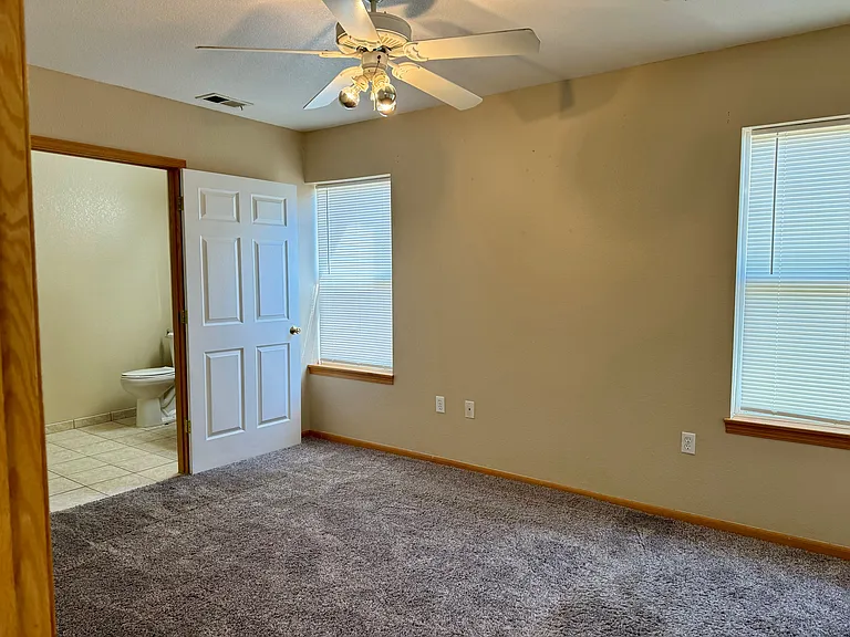 4245 Boardwalk Dr #E7 — Photo 3