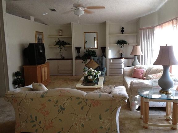 Large living area and dining