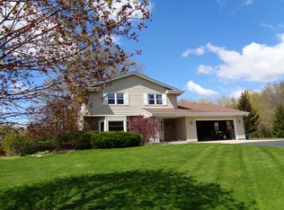 1081 Murray Ln W, Hubertus, WI 53033