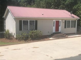120 Blue Bird Dr, New London, NC 28127