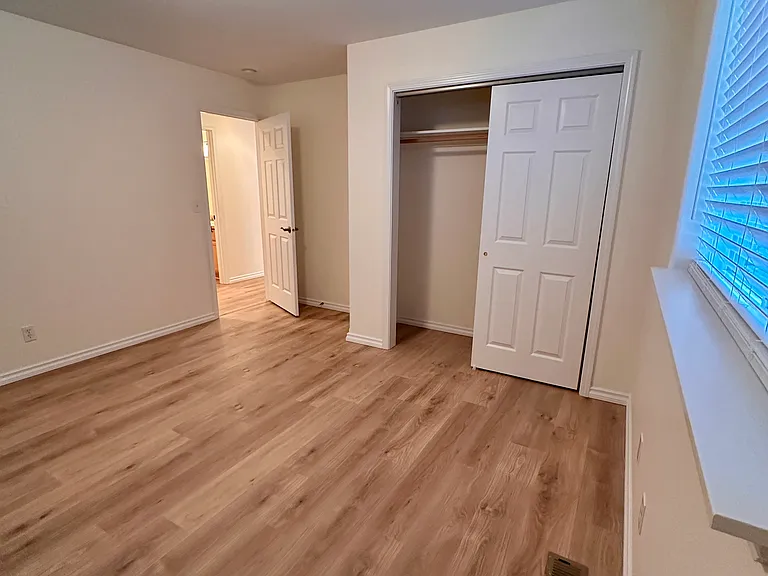 414 Louis Ln — Photo 22
