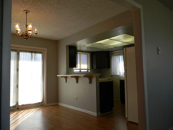 4th image of 162 Dogwood Ln