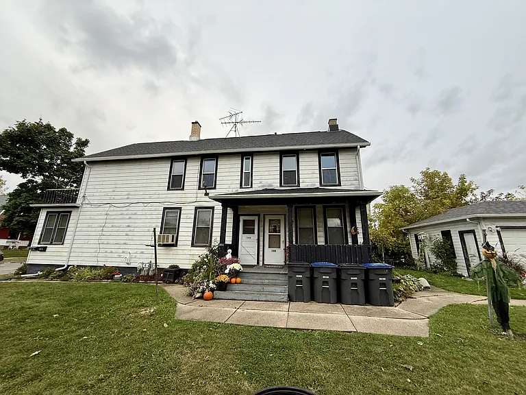1304 Maryland Ave — Photo 1