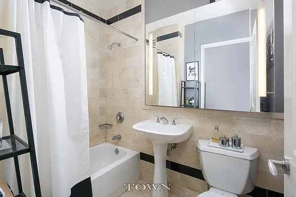 Rented by Town Residential | media 15