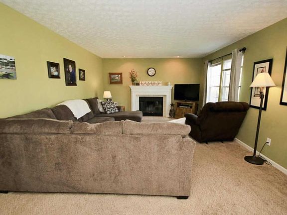 2nd image of 3102 Hyde Park Ct