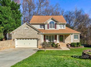 17202 Cambridge Grove Dr, Huntersville, NC 28078