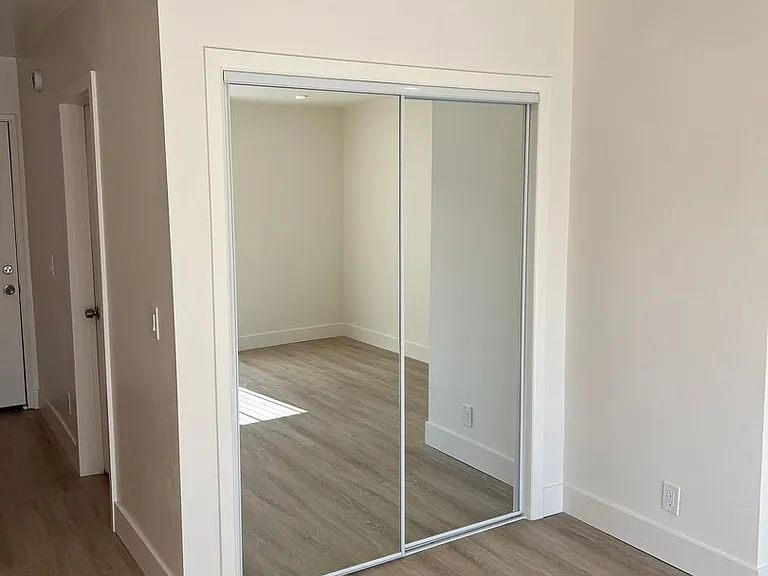 1 Month Free! Renovated Units in Central Van Nuys — Photo 4