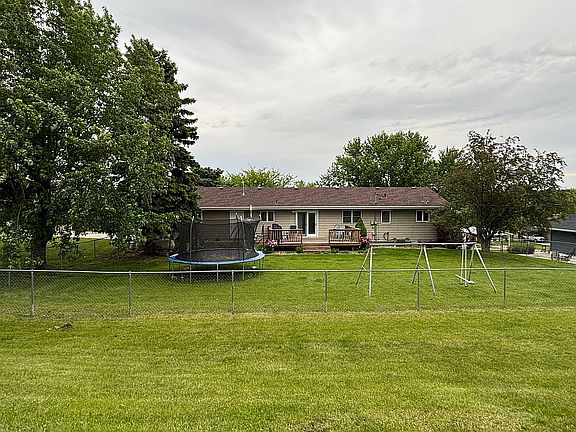 Fully Fenced Backyard!