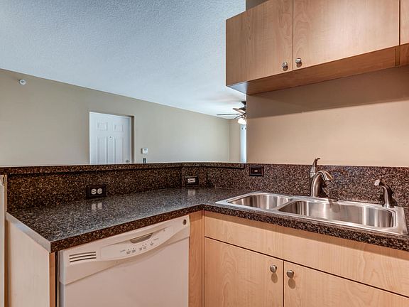 5th image of 1205 Villa Ln #1205