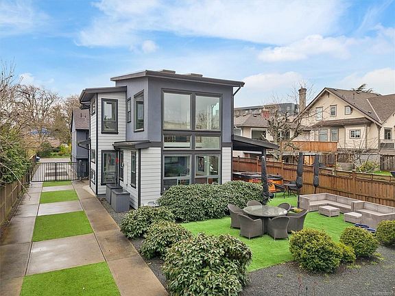 2nd image of 838 Old Esquimalt Rd