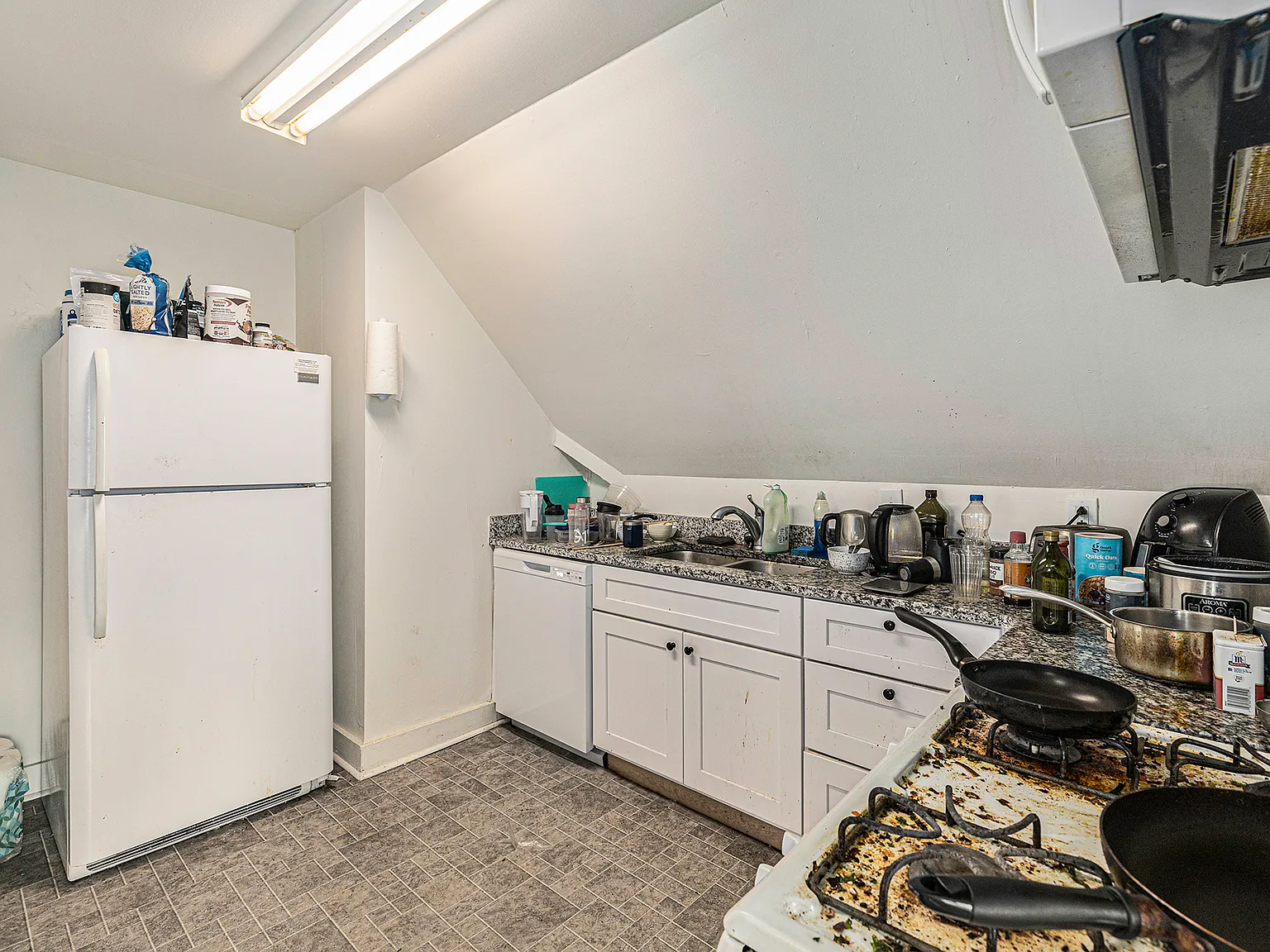 4 bed, $4,500 — Photo 3