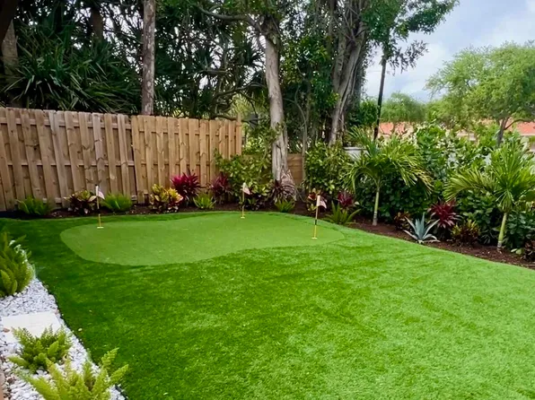 1001 Raintree Lane, Palm Beach Gardens, FL 33410