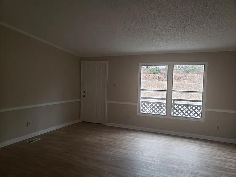1017 Dunvegan Dr — Photo 10