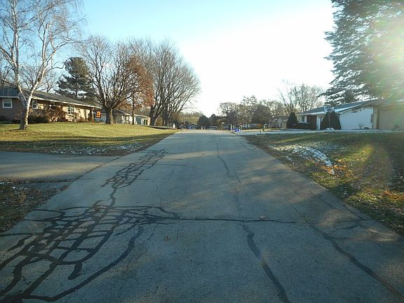 5th image of 507 W McDamyn Cir