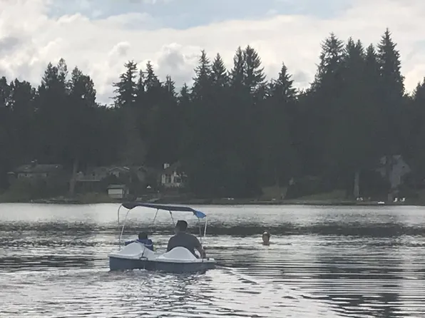 30961 E Lake Morton Dr SE, Kent, WA 98042
