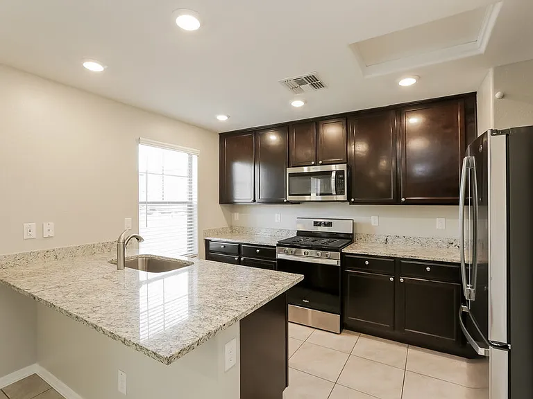 8039 W Agora Ln — Photo 9