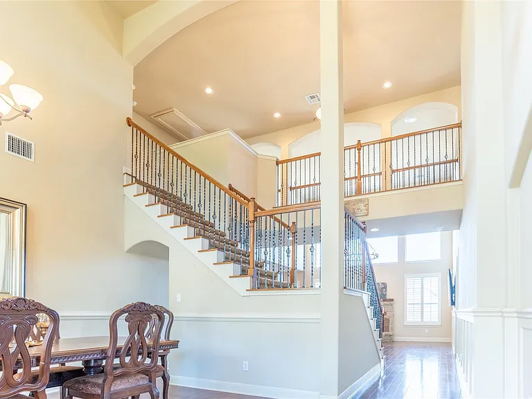 1898 Long Bow Dr — Photo 3