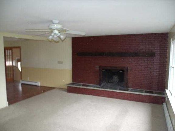 livng room fireplace
