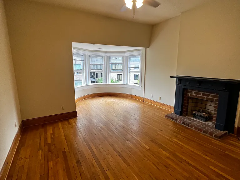 909 W Grace St #3 — Photo 5