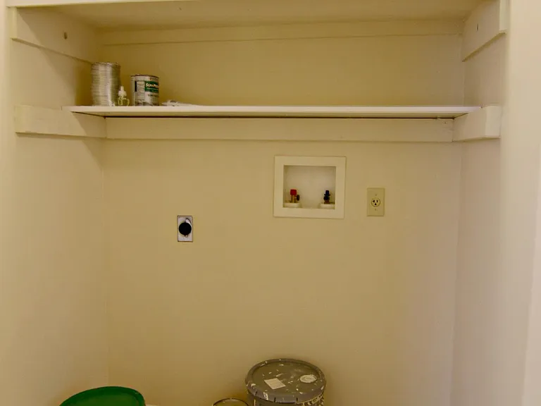 315 Avenue C — Photo 10