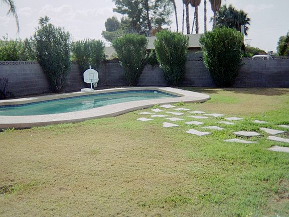 lots of lawn in back