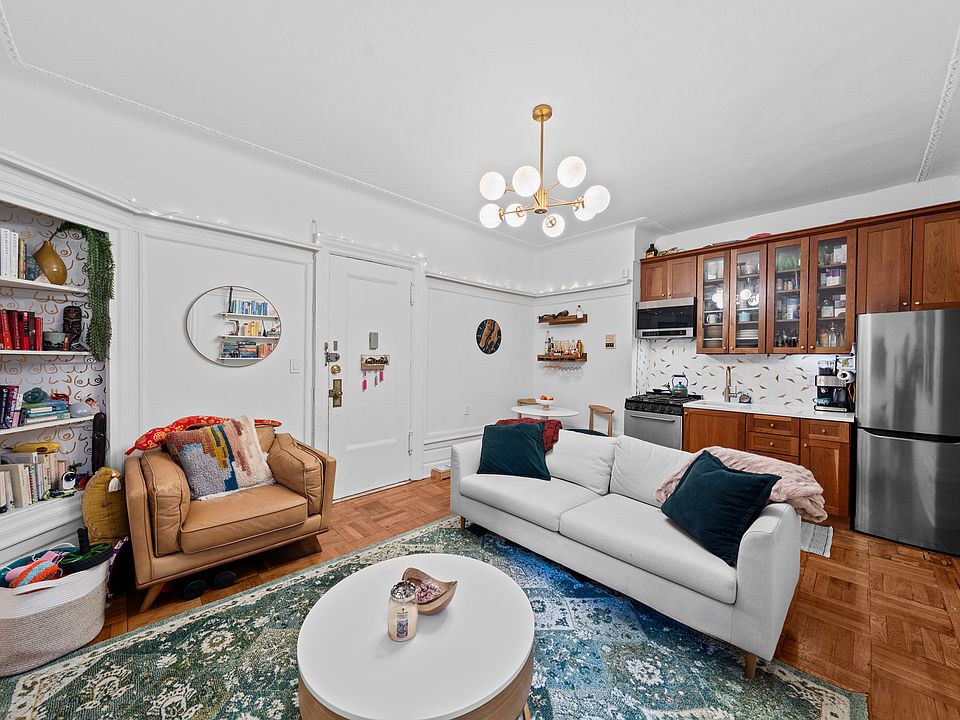 1st image of 305 8th Ave APT C3