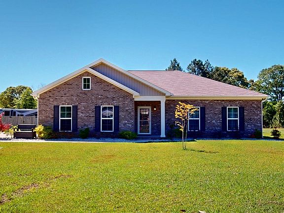 2nd image of 105 Magnolia Ln