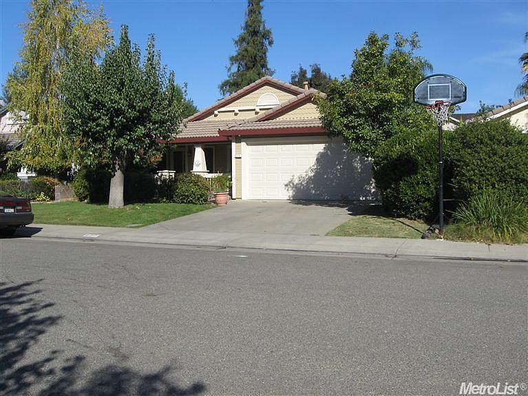 1st image of 517 Mockingbird Dr