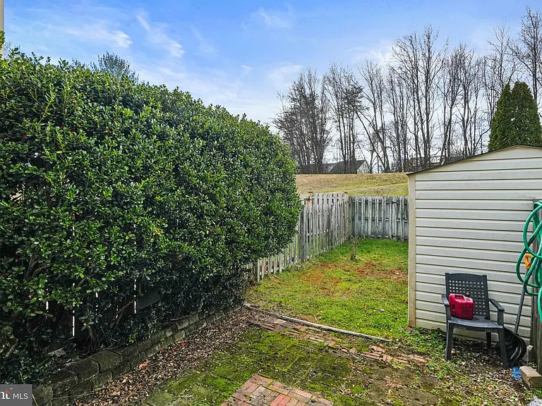 3525 Laurel View Ct — Photo 17