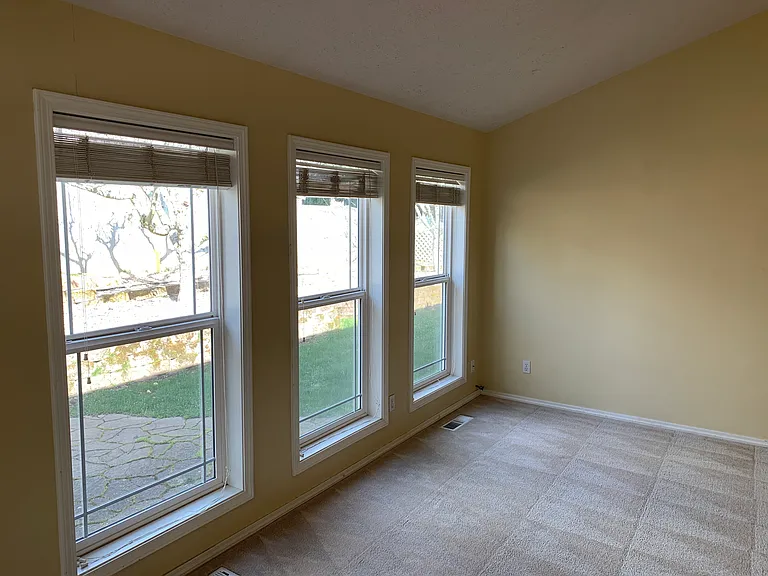 2895 Vintage Ave SE — Photo 11