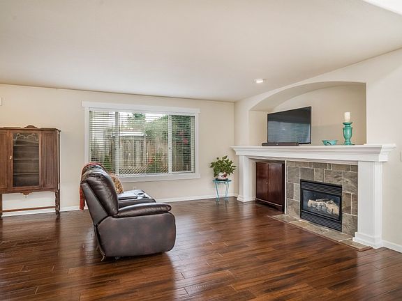 3rd image of 14420 Sandy Glen Ln E