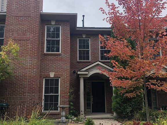 3rd image of 5571 Hampshire Ln